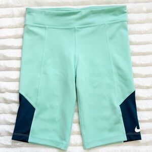 Nike Dri-Fit Tight Fit Biker Shorts Athletic Short Girls Size Large